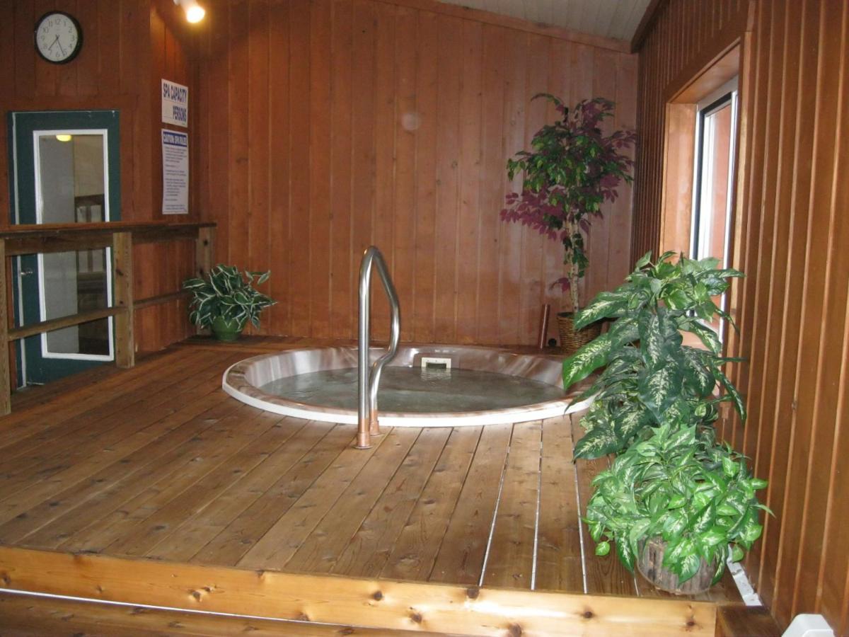 Cedar Hill Lodge Сент Игнас Екстериор снимка